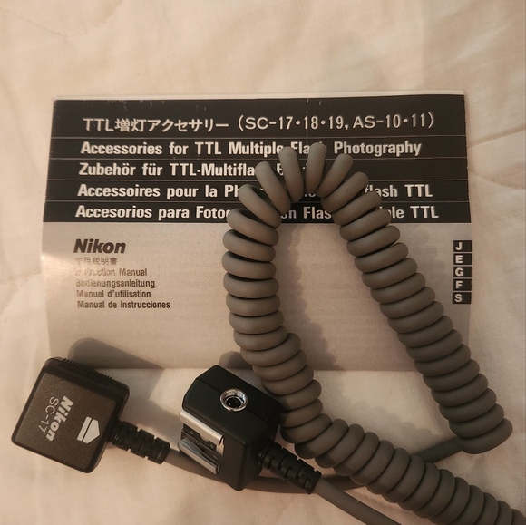 Nikon Sc-17 Sc17 TTL Remote - Picture 2 of 2